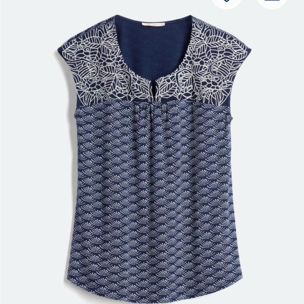 Skies are Blue Delia Embroidery Neckline Knit Top Size Small